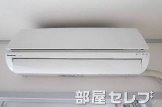 冷暖房エアコン。