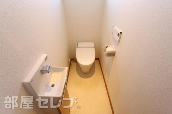 設備充実で便利なお手洗いです。