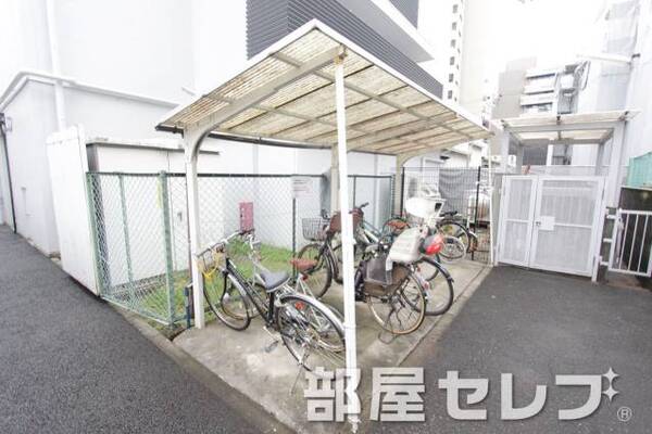 自転車置場。