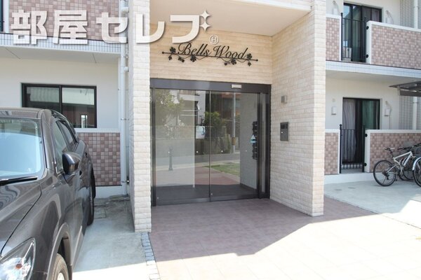 エントランスいつも綺麗になってます。