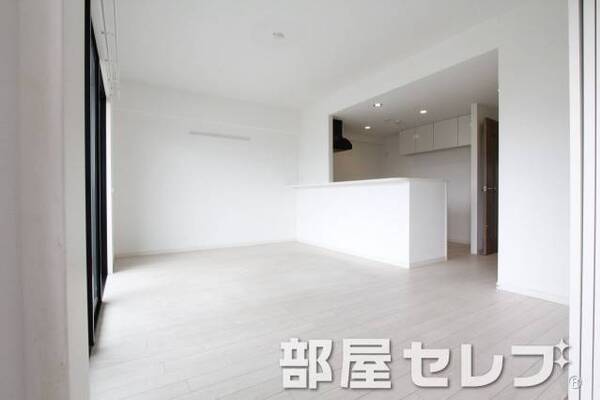 カウンターキッチンで家族団欒の一時を。