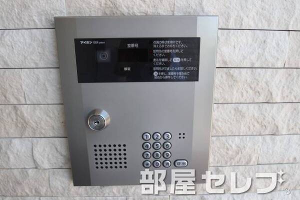 やっぱり安心のオートロックですね。