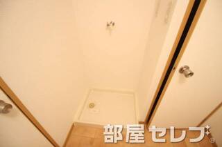 室内洗濯置場で冬場も快適。