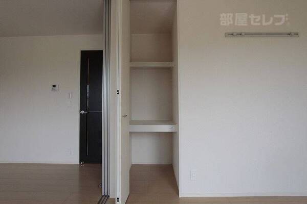 ※102号室内装写真参照