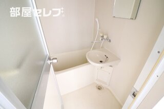 洗面台付きお風呂です。