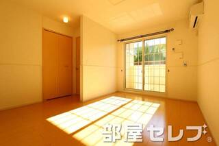 リビング広々11帖　南向きで日当り良好です