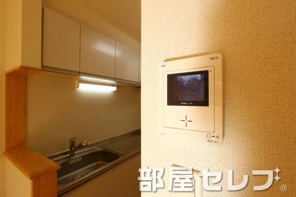 テレビモニター付きインターホンです