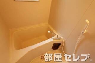 綺麗なバスルームです。
