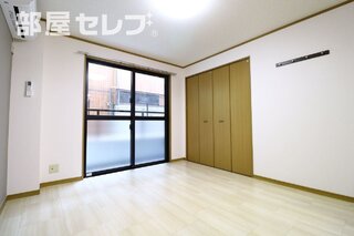 独立洗面でラクラク。