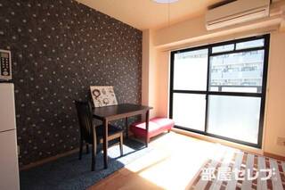 綺麗で広めの7.5帖のお部屋です。