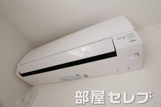 冷暖房エアコン。