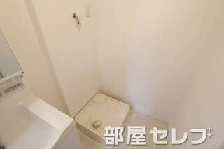 洗濯機置き場はこちらへ。