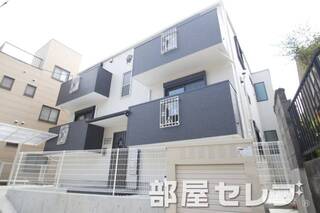 2階建てのデザイナーズアパート。