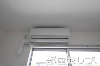 冷暖房エアコン。