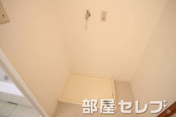 室内洗濯機置き場。