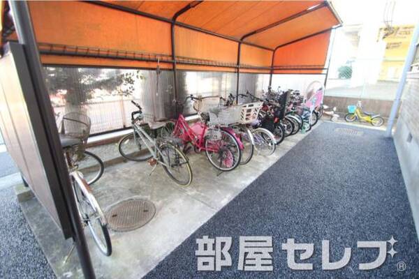自転車置場。