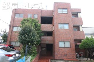 レンガ調張りでいい感じ。