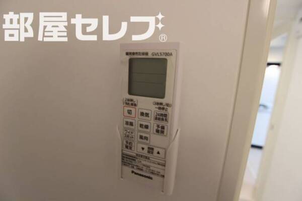 冷暖房エアコン。