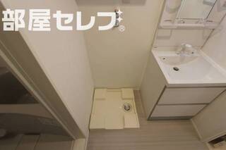 洗濯機置き場はこちらへ。