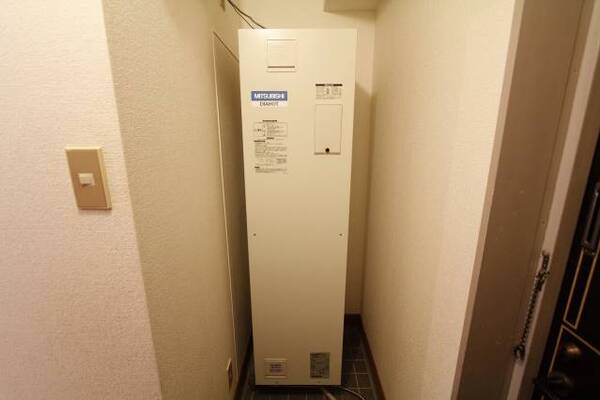 電気温水器です。