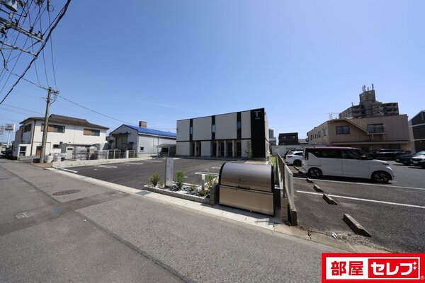 宅配ボックス（各戸に設置）
