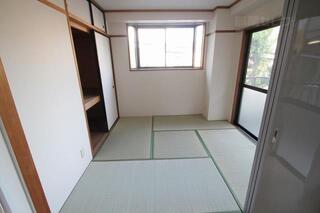 和室でごろごろできます。