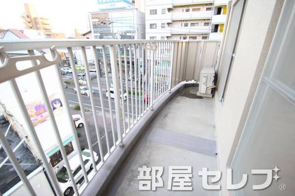 風通しの良いバルコニー。