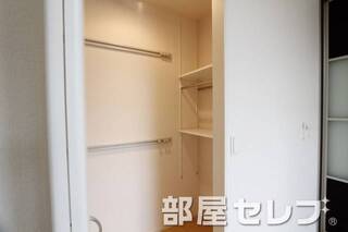 ローカにも収納あり。