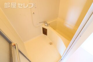 湯船にもゆったり入れる広さです♪