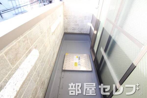 日当り良好なバルコニーですね。