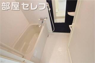 追い焚き、浴室乾燥のついたバスルーム　雨の日も洗濯が干せます