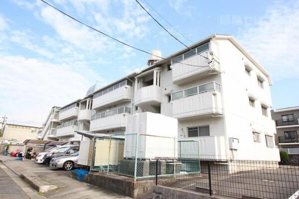 どっしりとした外観です。