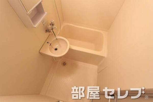 バスルームも綺麗にしてありますよ。