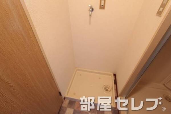 室内洗濯置き場で冬場も安心。