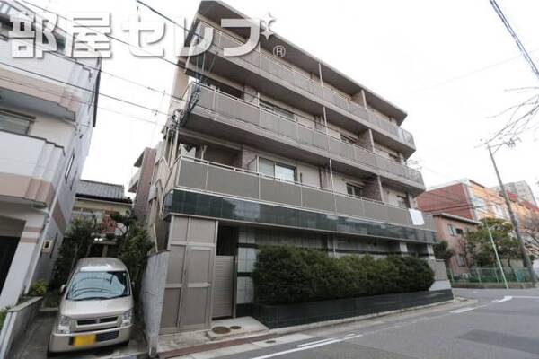 堂々とした外観。