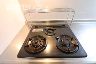 三口コンロでお料理もはかどりますね
