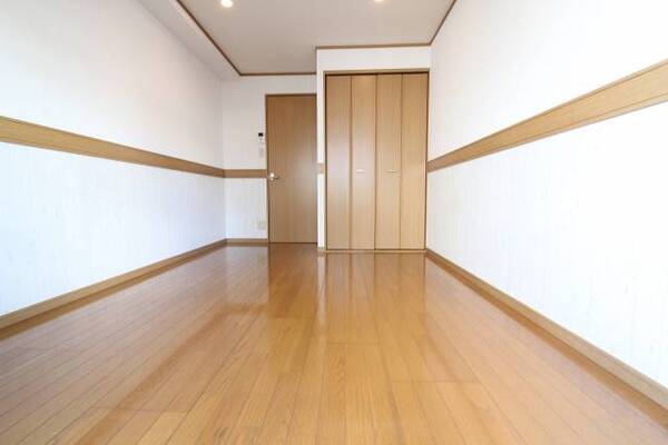 4B号室内装写真参照