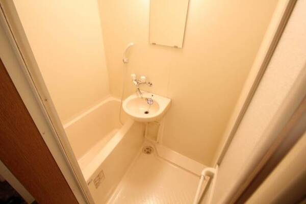 4B号室内装写真参照