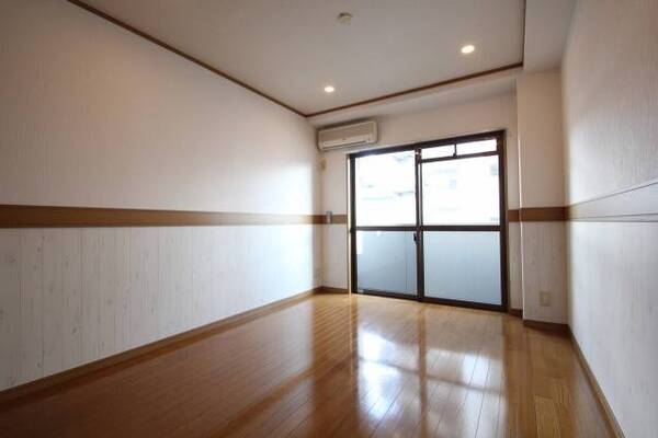 4B号室内装写真参照