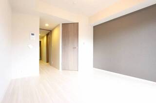 明るい光の入ってくるお部屋です