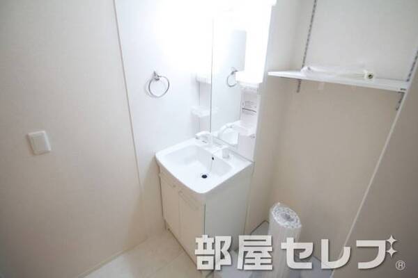 洗髪洗面化粧台。