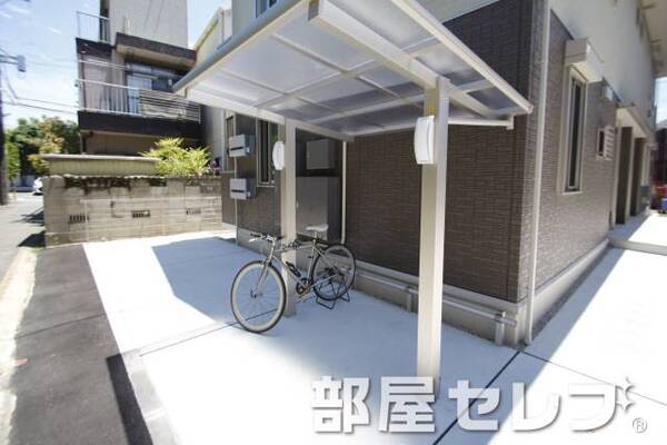 駐輪場。