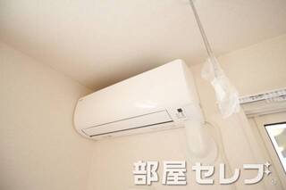 冷暖房エアコン。