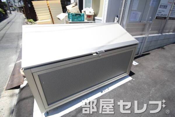 ゴミ捨て場。