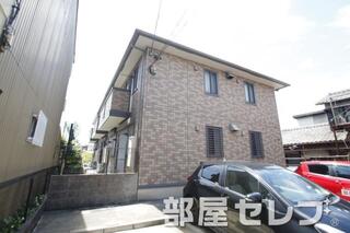 2階建のアパート。