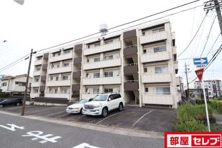 白を基調とした外観です。