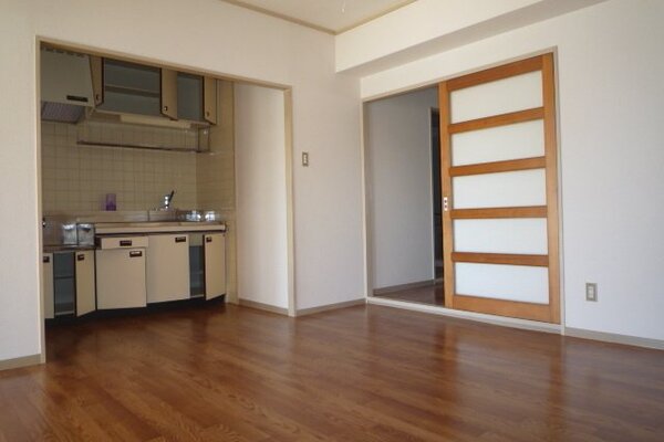 301号室の写真引用。
