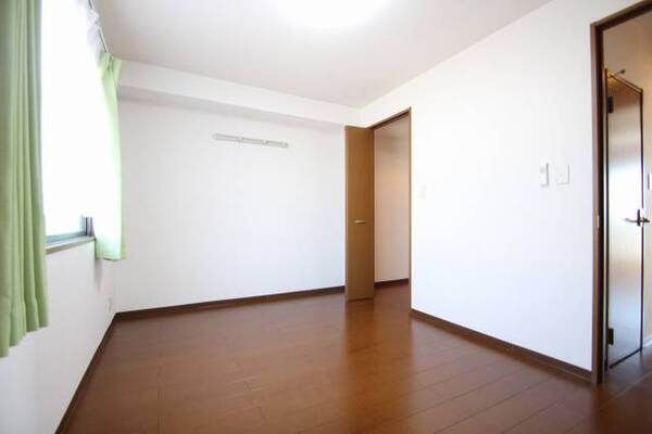 明るいお部屋です。