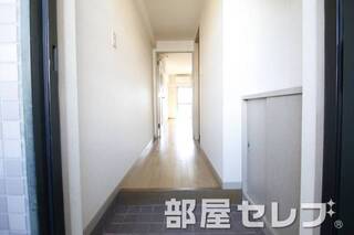 玄関から見た景色です。