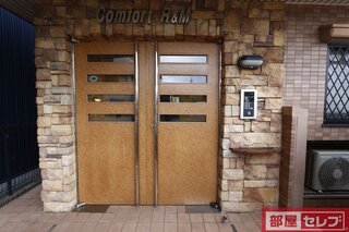 屋根付きの自転車置き場です。